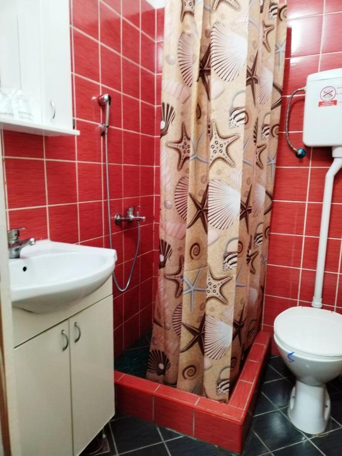 Fun Rooms Sobe Prenociste Borca Exterior photo