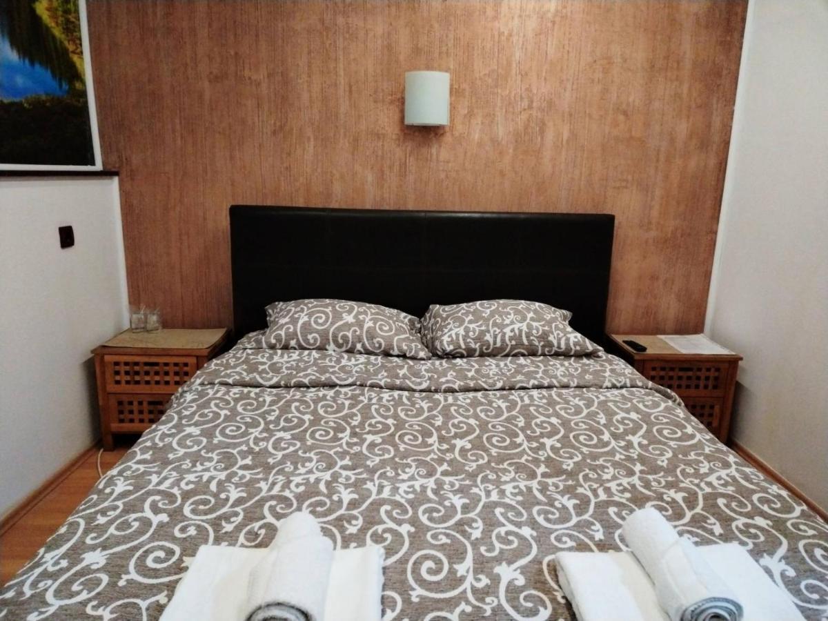 Fun Rooms Sobe Prenociste Borca Exterior photo