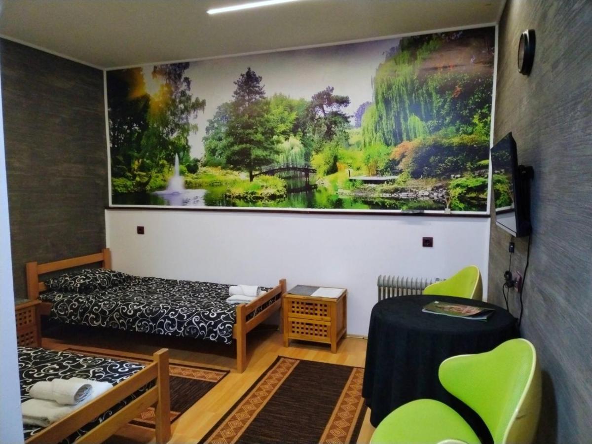 Fun Rooms Sobe Prenociste Borca Exterior photo