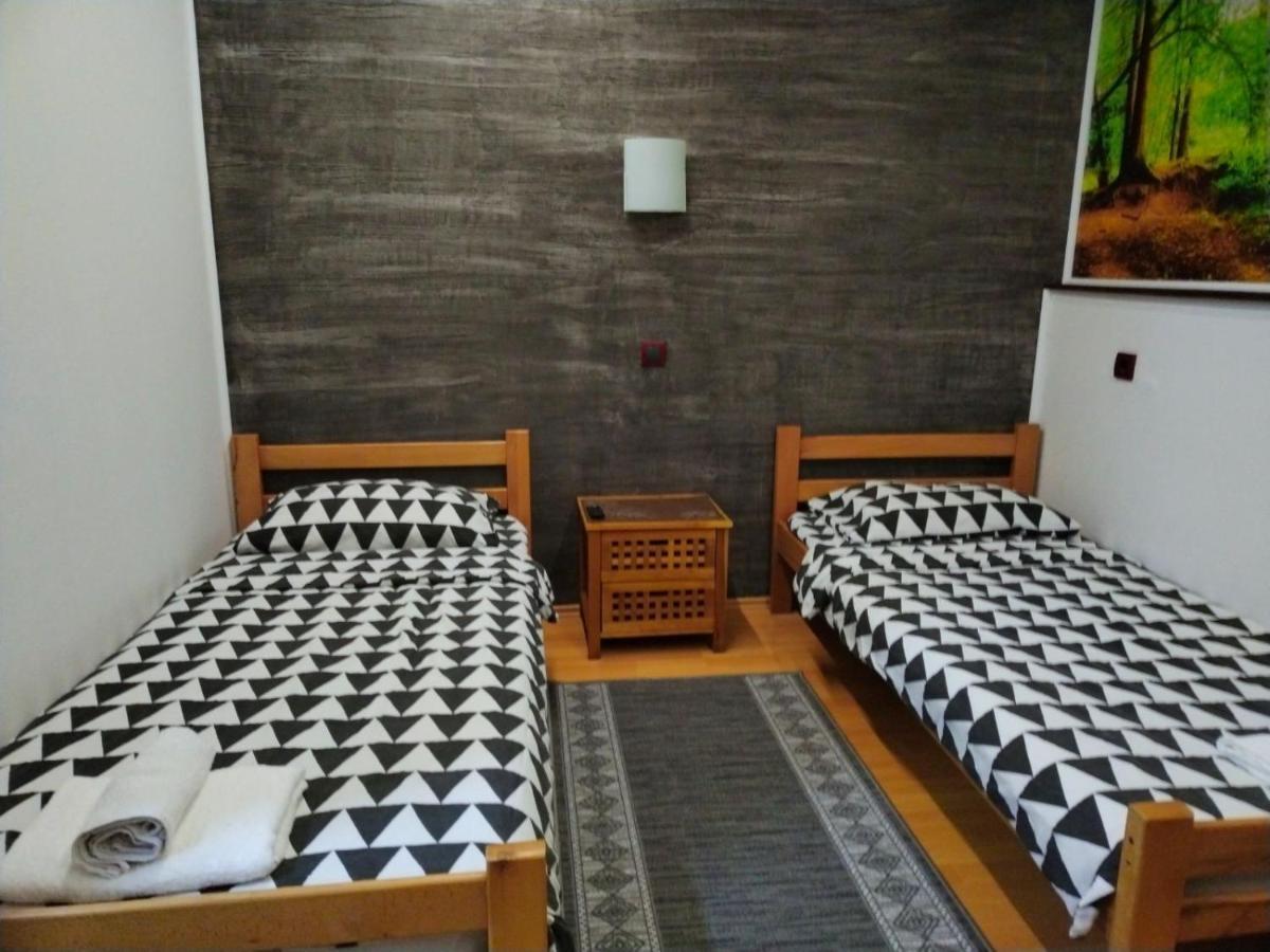 Fun Rooms Sobe Prenociste Borca Exterior photo