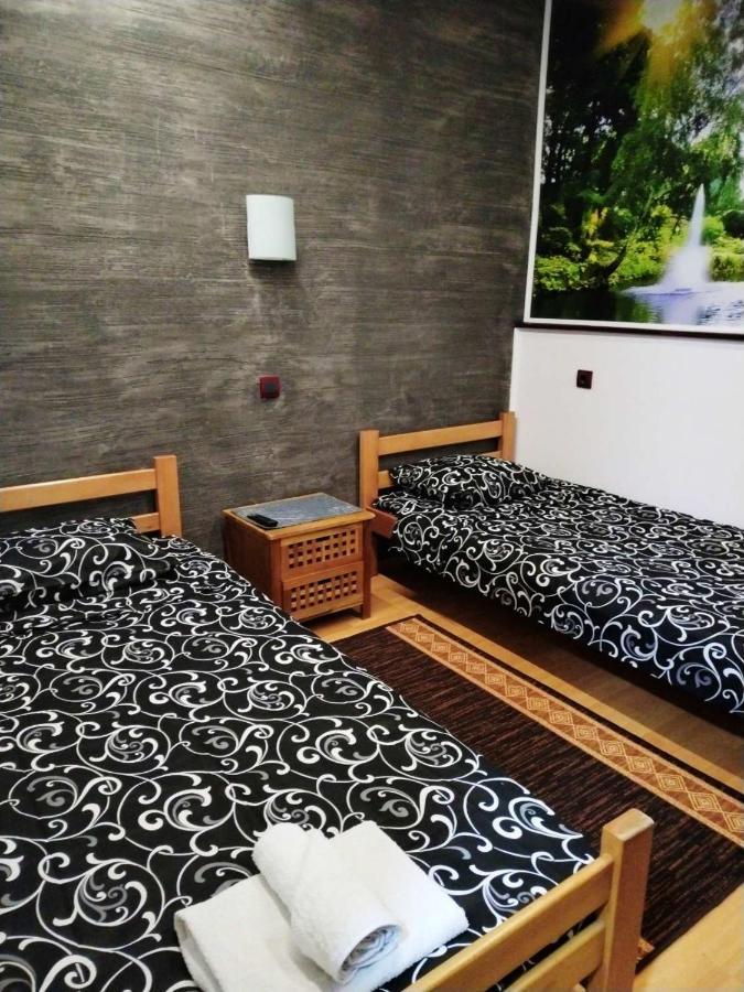 Fun Rooms Sobe Prenociste Borca Exterior photo