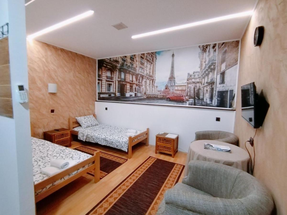 Fun Rooms Sobe Prenociste Borca Exterior photo